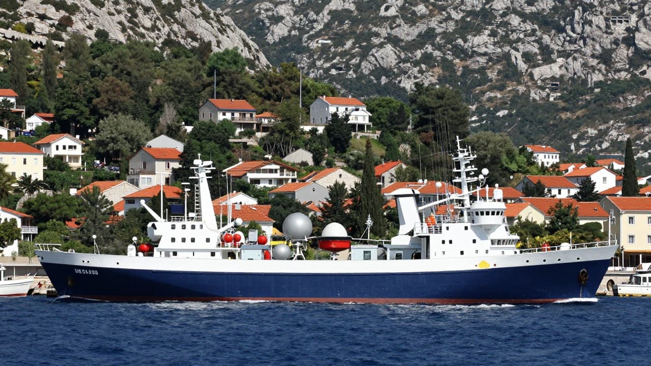 Pomorski promet kroz Hormuški tjesnac gotovo zaustavljen