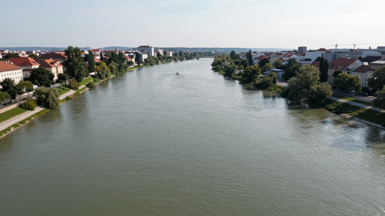 Pogled na rijeku Savu iz zraka